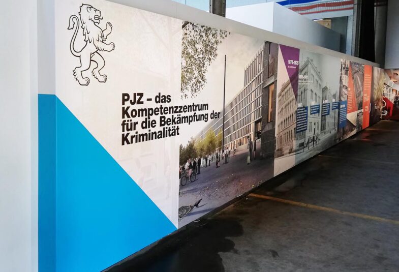 Wandgestaltung des Info-Pavillons zum neuen Polizei- und Justizzentrums